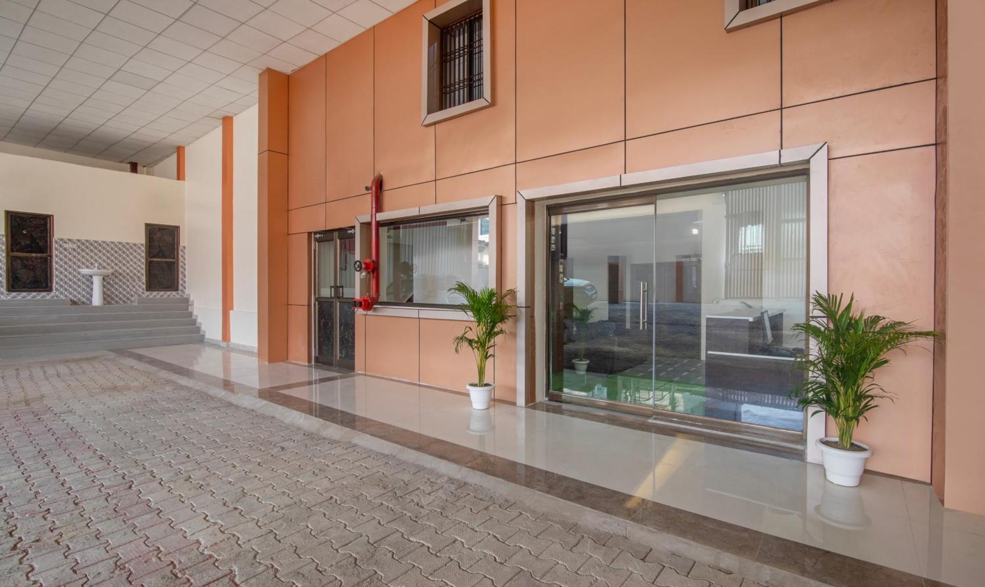 Hotel Treebo Golden Kashi Varanasi